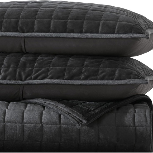 Vera Wang- King Quilt Set, Super Soft Bedding Set with Matching Shams - Picture 2 of 4